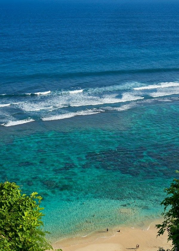 How does the concept of « dark tourism » impact the preservation of historical sites?